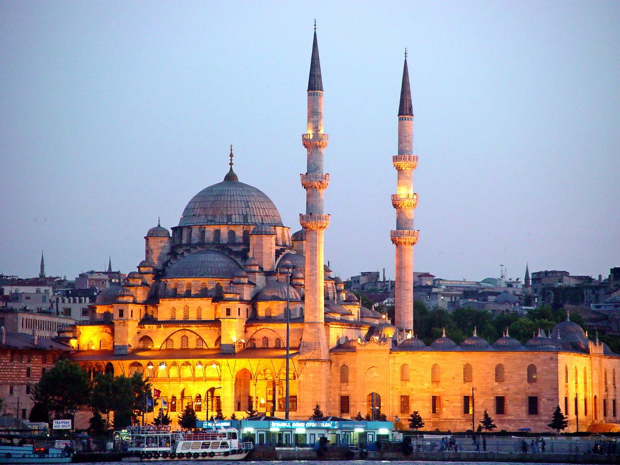 yeni-camii-valide-sultan-camii-tarihi-ve-gidi-gezenkediler-com